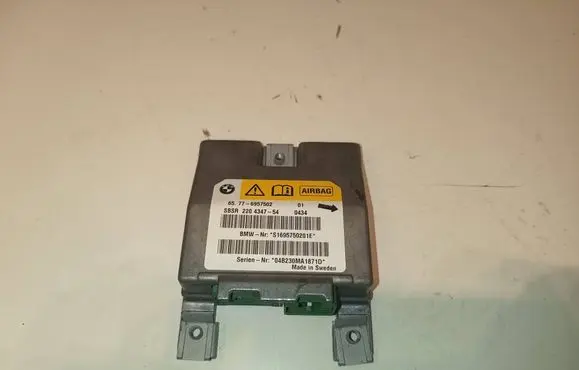 BMW 5 E60 E61 Airbag control unit/module 6957502 220434754 04B230MA1871D