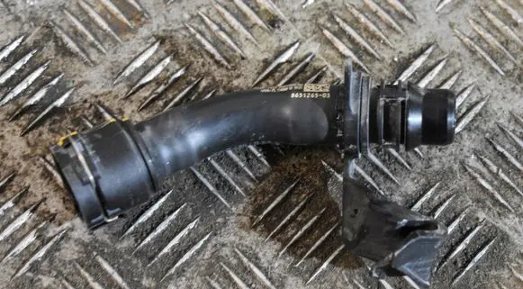 BMW X5 G05 Engine coolant pipe/hose 8651265
