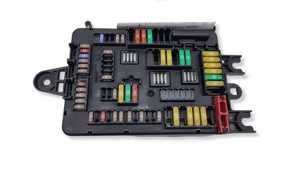 BMW 3 F30 F35 F31 Fuse module 9389070