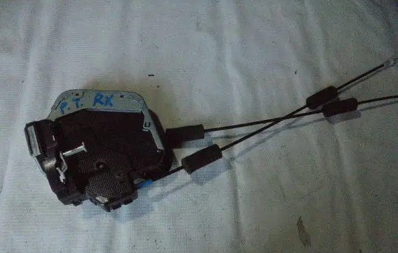 Lexus RX 330 - 350 - 400H Rear door lock