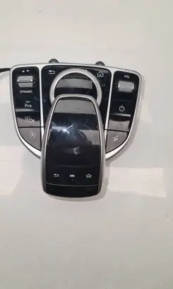 Head unit multimedia control