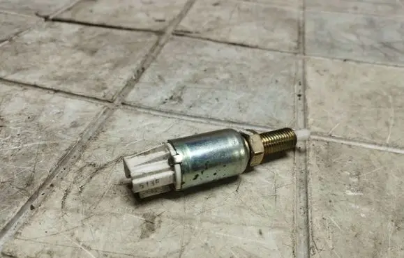 Clutch pedal sensor