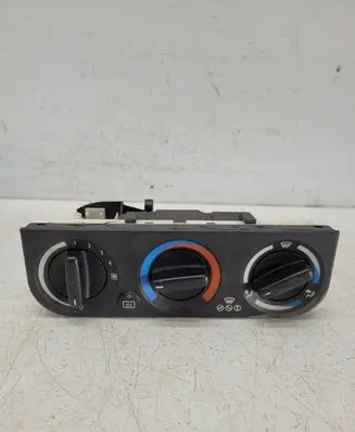 BMW 3 E36 Climate control unit E366411