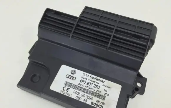 Audi Q7 4L Power management control unit 4F0907280