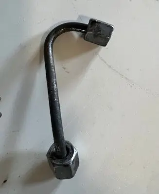 Fuel injector supply line/pipe