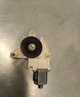 Mercedes-Benz B W246 W242 Front door window regulator motor A2469065200 933866101