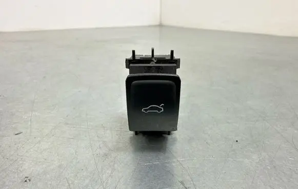 Volkswagen PASSAT B8 Tailgate opening switch 3G0959831