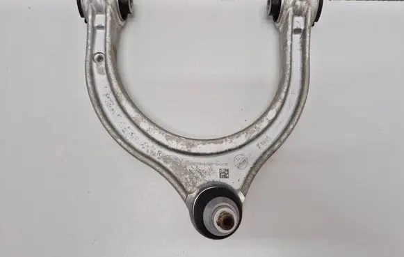 Mercedes-Benz C W206 Front upper control arm/wishbone A206333