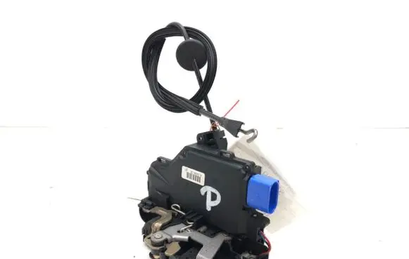 Volkswagen Golf V Front door lock 3D1837016