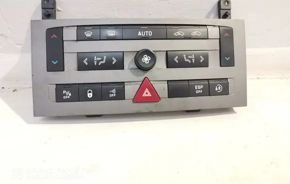 Peugeot 407 Climate control unit 96573322