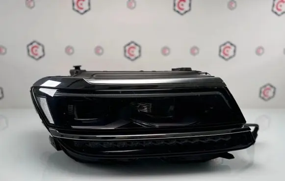 Volkswagen Tiguan Headlight/headlamp 5NN941082C