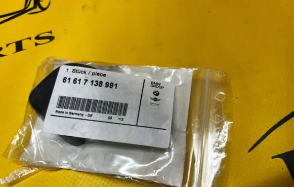 BMW 3 E90 E91 Front wiper blade arm 61617138991 7138991