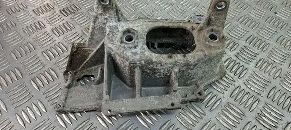 Nissan Juke I F15 Gearbox mounting bracket 