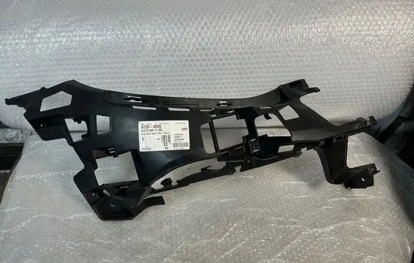 Front bumper mounting bracket