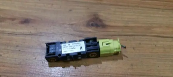 Nissan Micra Airbag deployment crash/impact sensor 0285003019 98830ay000