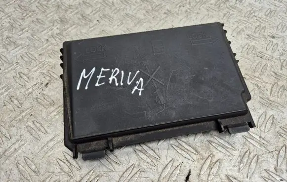 Opel Meriva B Fuse box cover 13246936