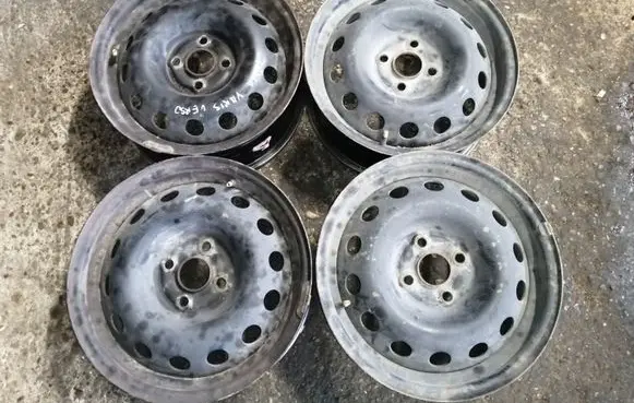 Toyota Yaris Verso R15 steel rim 