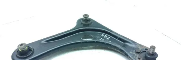 Peugeot 208 Front lower control arm/wishbone