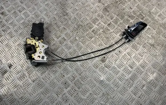 Subaru Forester SG Front door lock