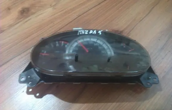 Mazda 5 Speedometer (instrument cluster)