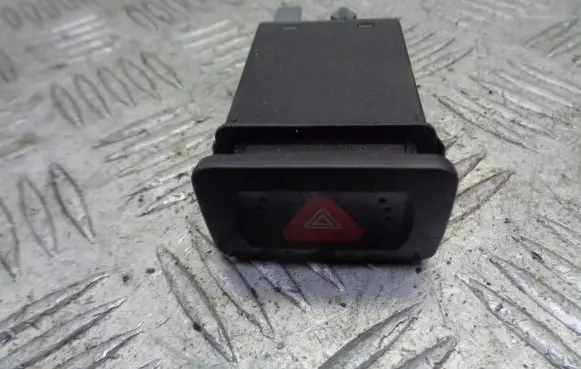 Volkswagen Golf IV Hazard light switch