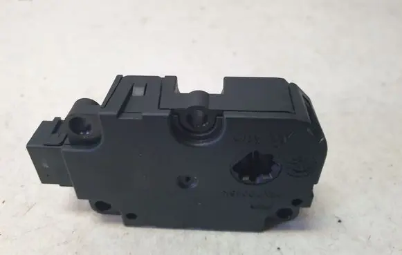 Audi A8 S8 D4 4H Air flap motor/actuator CZ1139300856