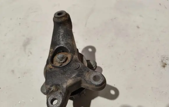 Audi A4 S4 B6 8E 8H Gearbox mounting bracket 8e0399115k