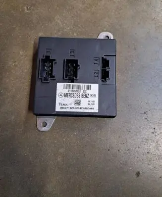 Mercedes-Benz E W211 Comfort/convenience module 2115452132