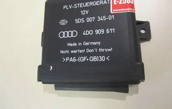 Audi A8 S8 D2 4D Steering rack control module 4D0909611