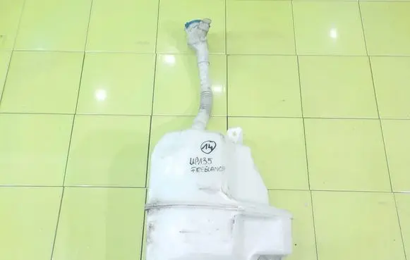 Land Rover Freelander 2 - LR2 Headlight washer pump ZBIORNICZEK UP135