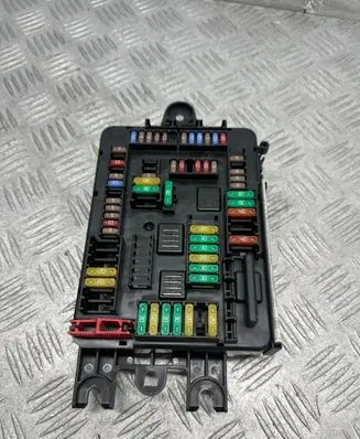BMW X6 F16 Fuse module 6819651