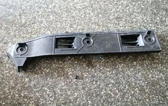 Front bumper mounting bracket