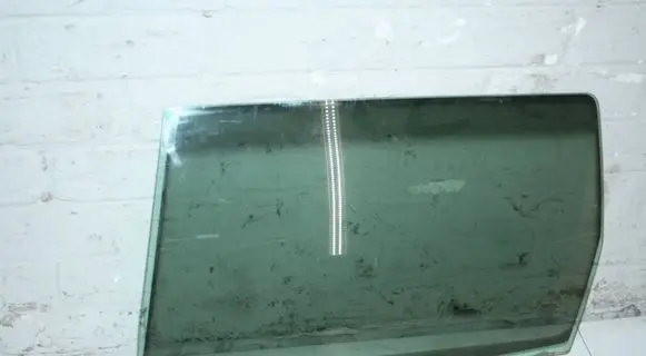 Volvo XC70 Rear door window glass
