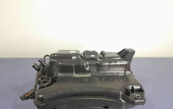 Skoda Octavia 985 AdBlue liquid reservoir 5Q0131877F