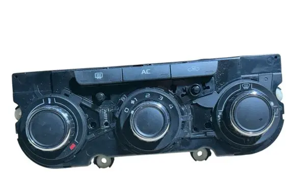 Skoda Octavia Mk2 (1Z) Climate control unit 3T0820047AF 5HB00975260 16875950