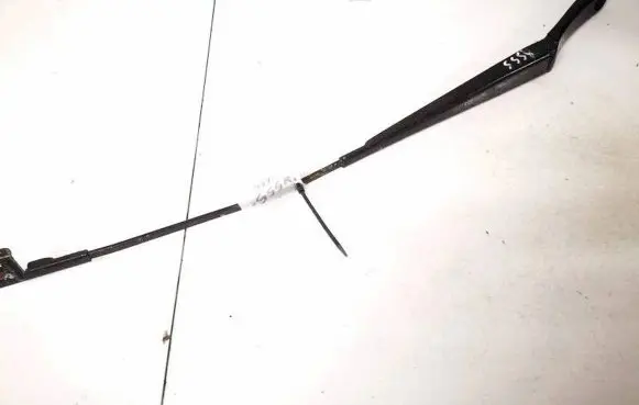 Skoda Octavia Mk2 (1Z) Front wiper blade arm 1z1955410