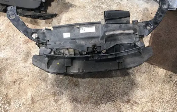 Volkswagen Scirocco Radiator support slam panel 1K0121251DM 1K0121205