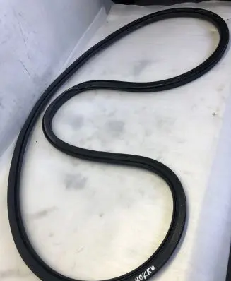 Opel Mokka B Front door rubber seal Psa4286