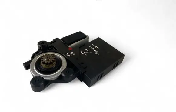 Volvo C30 Front door window regulator motor 979037100