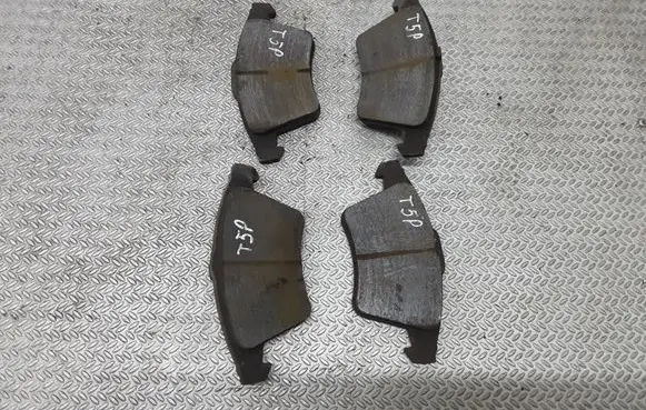 Volkswagen Transporter - Caravelle T5 Brake pads (front) 