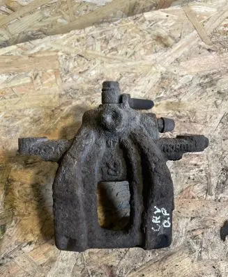 Honda CR-V Rear brake caliper