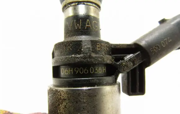 Skoda Yeti (5L) Fuel injector 06h906036h