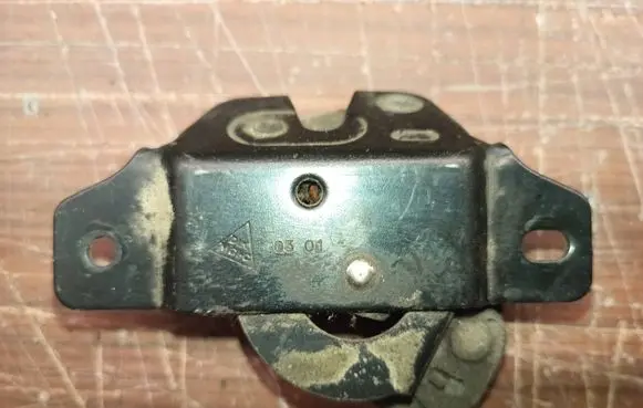 Peugeot Partner Loading door lock 