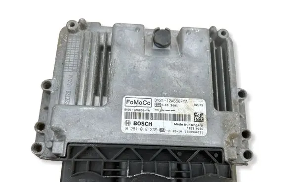 Ford Fiesta Engine control unit/module 0281018239 BV2112A650YA