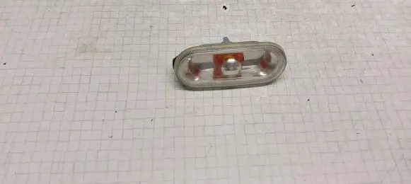 Volkswagen Caddy Front fender indicator light