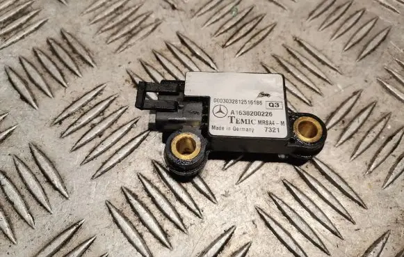 Mercedes-Benz ML W163 Airbag deployment crash/impact sensor 1638200226