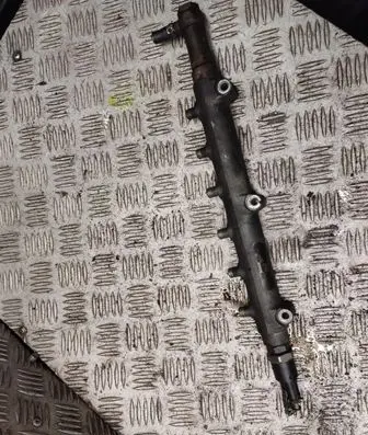 Volvo V70 Fuel main line pipe 0445215010