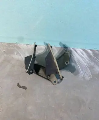 Audi A7 S7 4G Fender mounting bracket 4G8821136D DX530Z100MB0 261303S