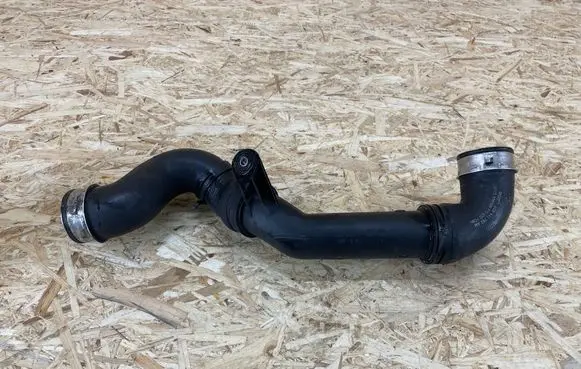 Intercooler hose/pipe