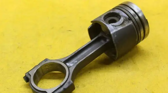 Renault Master II Piston with connecting rod